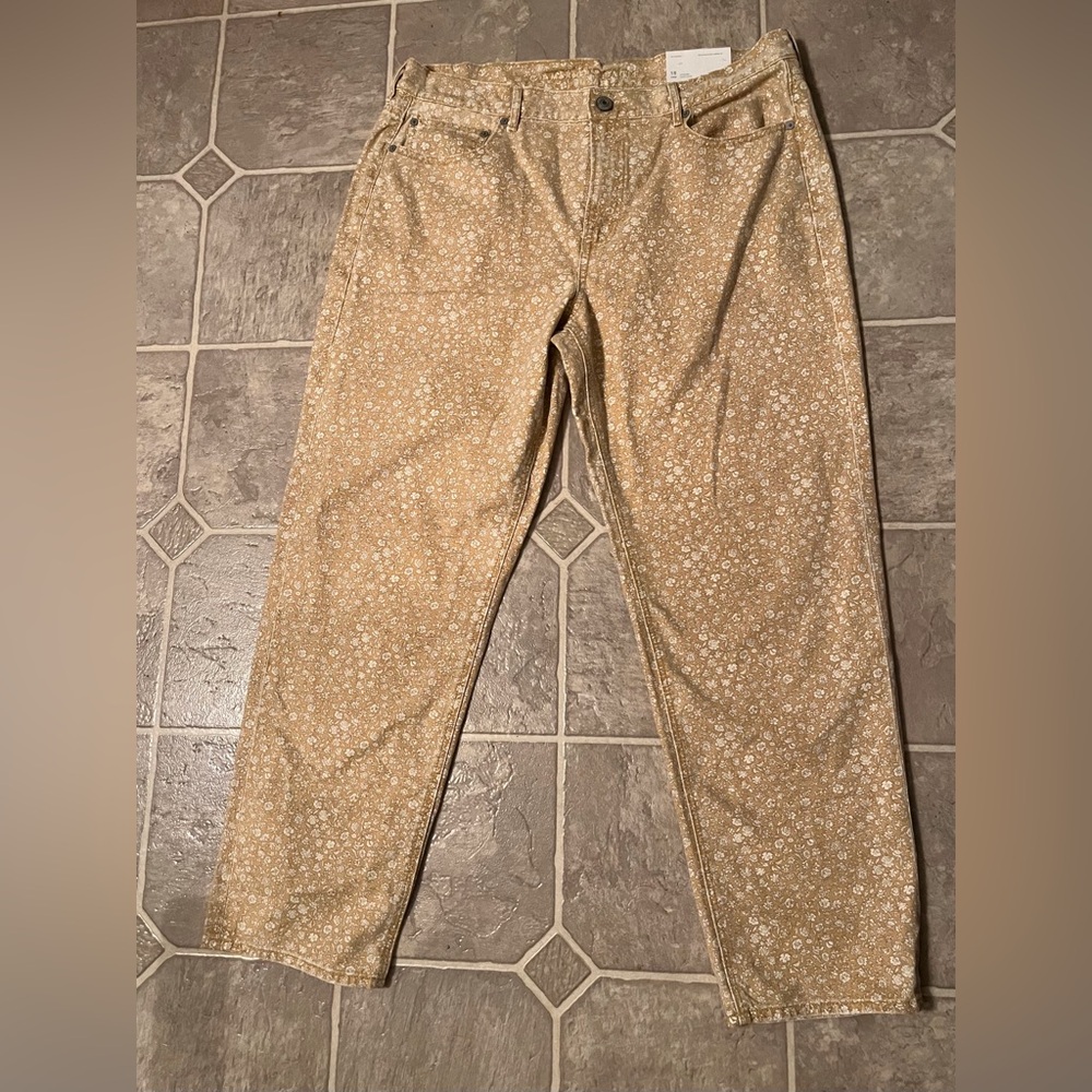NWT American Eagle 90’s straight floral denim
